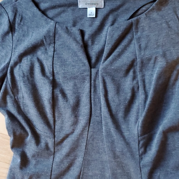 Flattering Spring Dress - Picture 4 of 5